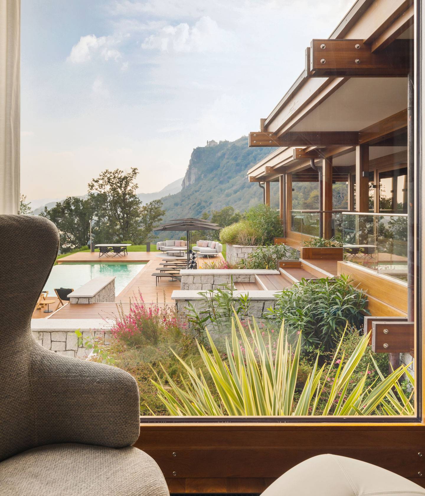 Pagano-system-house-wood-luxury-made-italy-villa-pool
